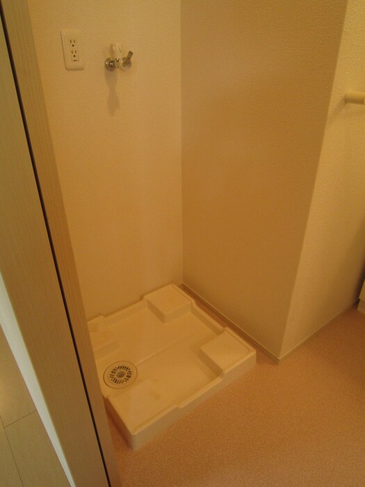 洗濯機置場 メゾン・ロザージュ