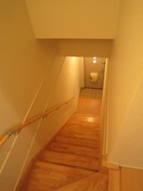 廊下 メゾン・ロザージュ