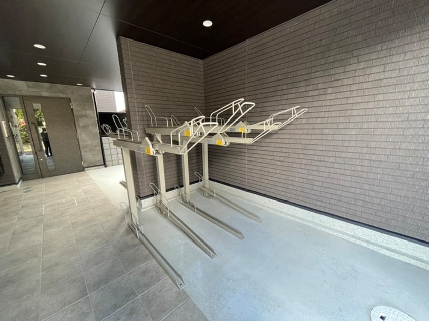 駐輪場 エヌエムキャトフヴァンセット