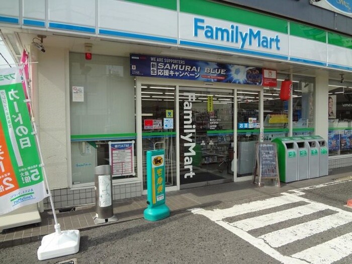 ファミリーマート(コンビニ)まで371m エヌエムキャトフヴァンセット