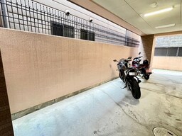 バイク置き場