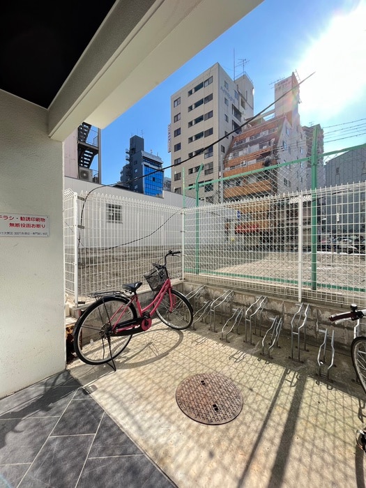 駐輪場 瓦屋文楽