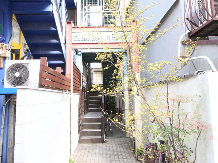 エントランス部分 スチューデントハイツ ネム