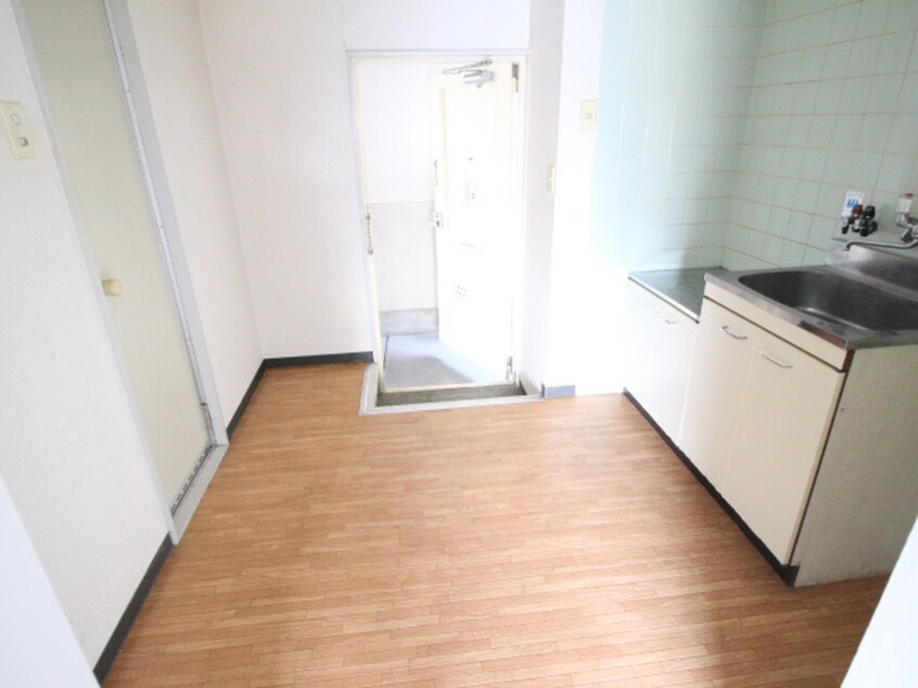 廊下 スチューデントハイツ ネム