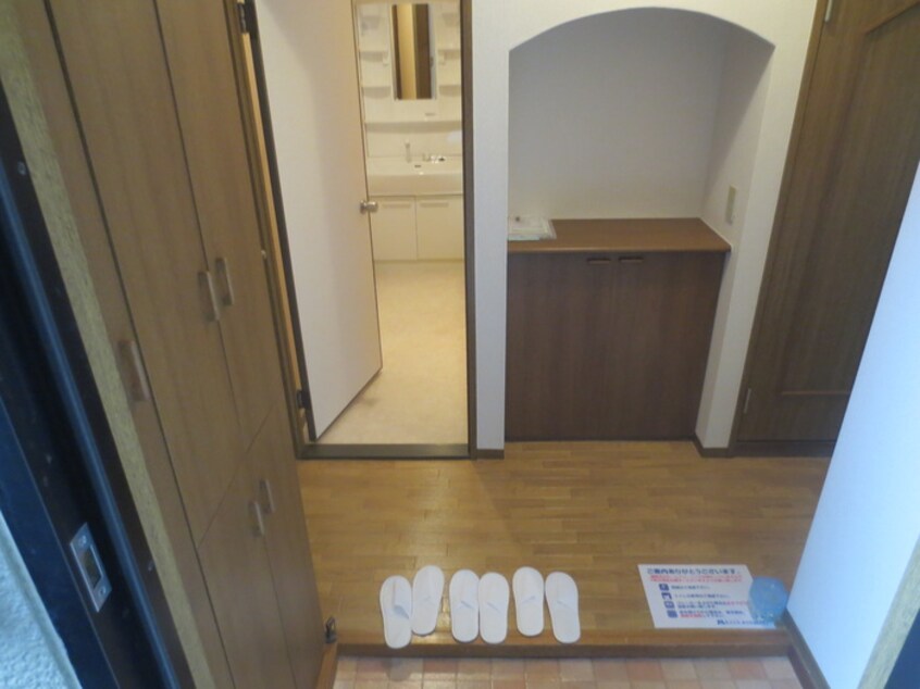 玄関 フレマリ－ルＮＯＭＡ