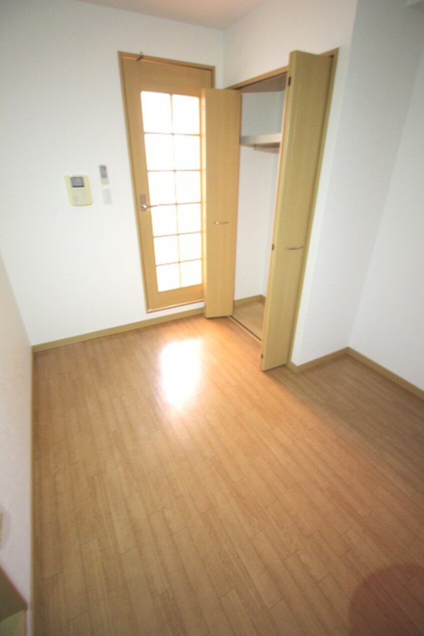 居室 ラフィーネ淡路