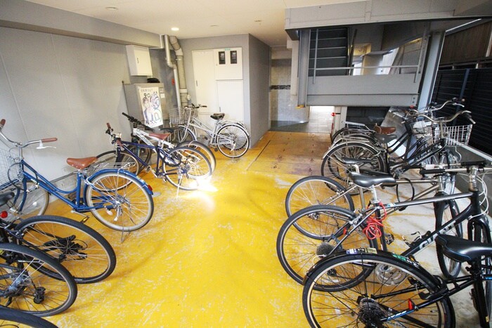 駐輪場 Gramercy千本通