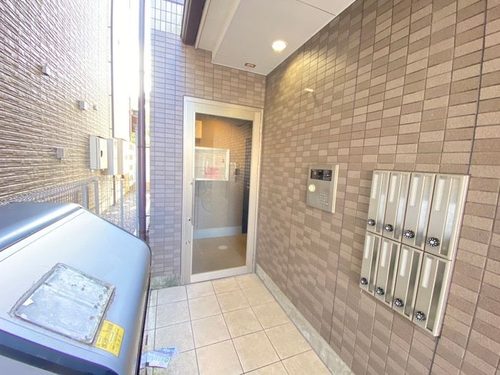 エントランス部分 ｆｏｒｅｓｔａｇｅ西院