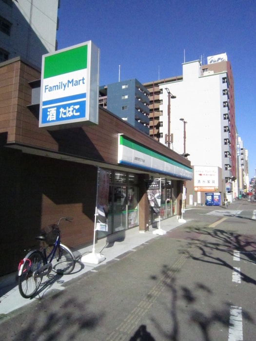 コンビニ(コンビニ)まで260m パレ元町