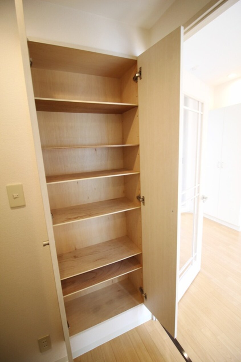 靴箱 キャピトル新大阪