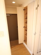 靴箱 キャピトル新大阪