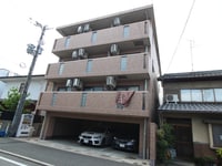 エガ－ルパレス