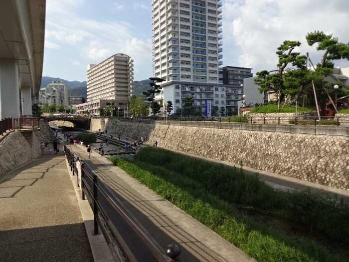 住吉川(公園)まで400m クレスト魚崎南