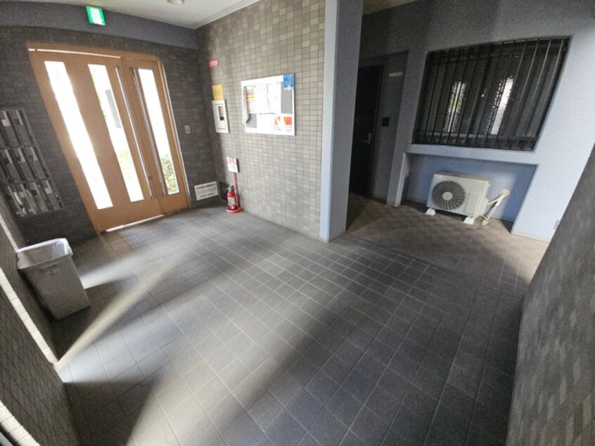 エントランス部分 ローズプレイスヨシタ