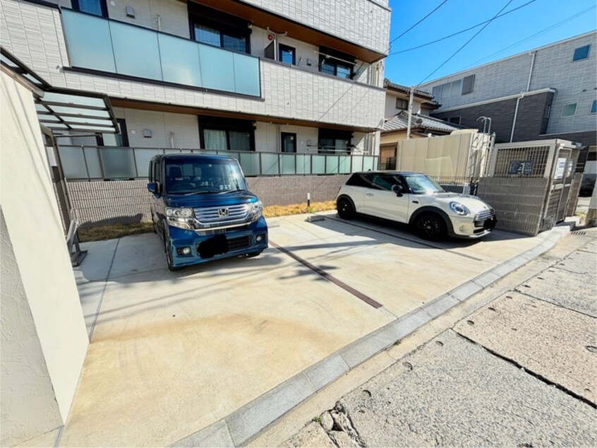 駐車場 アンソレイエ門戸