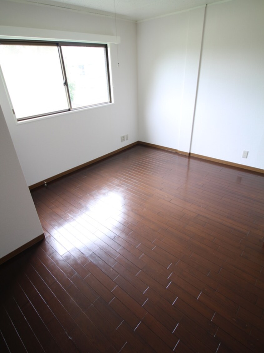 居室 ロ－ズコ－ト諏訪山