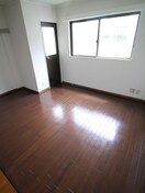 居室 ロ－ズコ－ト諏訪山