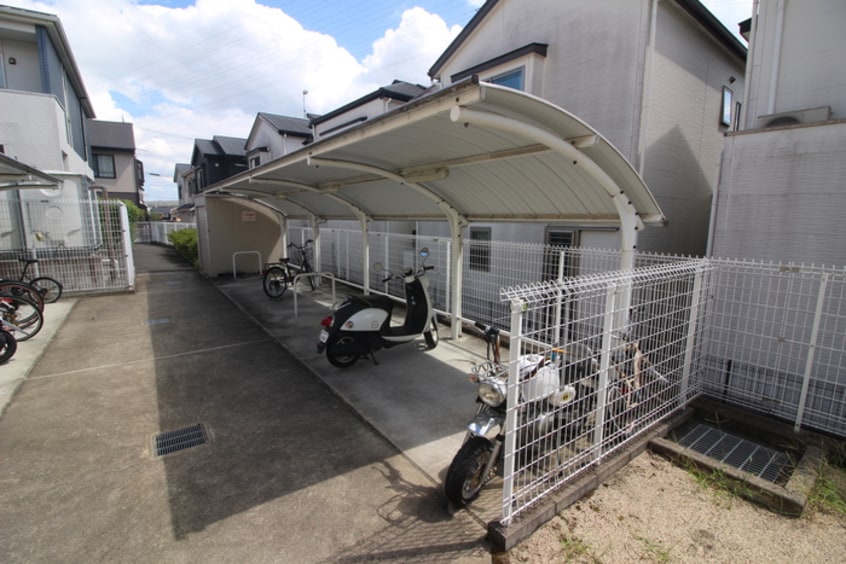 駐輪場 ペルル寺門