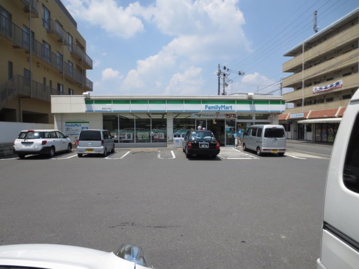 ファミリーマート(コンビニ)まで575m ペルル寺門