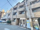 サンプラザ照ヶ丘Ｂ棟の外観