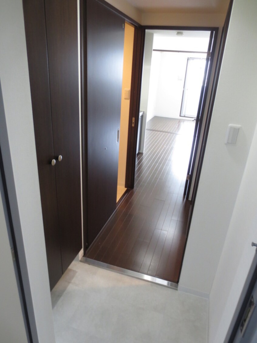 玄関 ライブガーデン新大阪