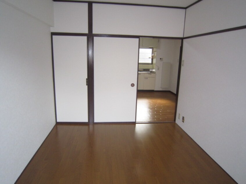 居室 共栄マンション服部