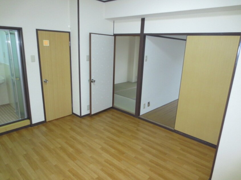 居室 共栄マンション服部