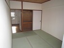居室 共栄マンション服部
