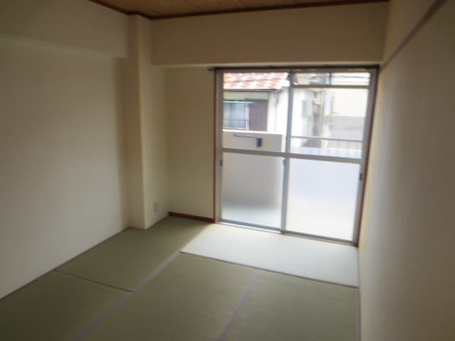 居室 共栄マンション服部