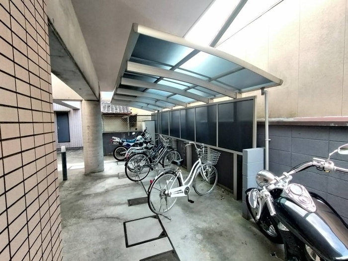 駐輪場 ハウス６