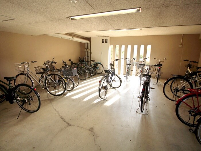 駐輪場 アーデン千里中央