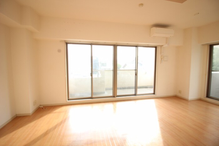 居室 ベッラ・ヴィ－タ豊中