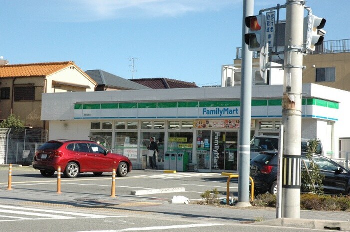 ファミリーマート(コンビニ)まで210m オーキッド夙川