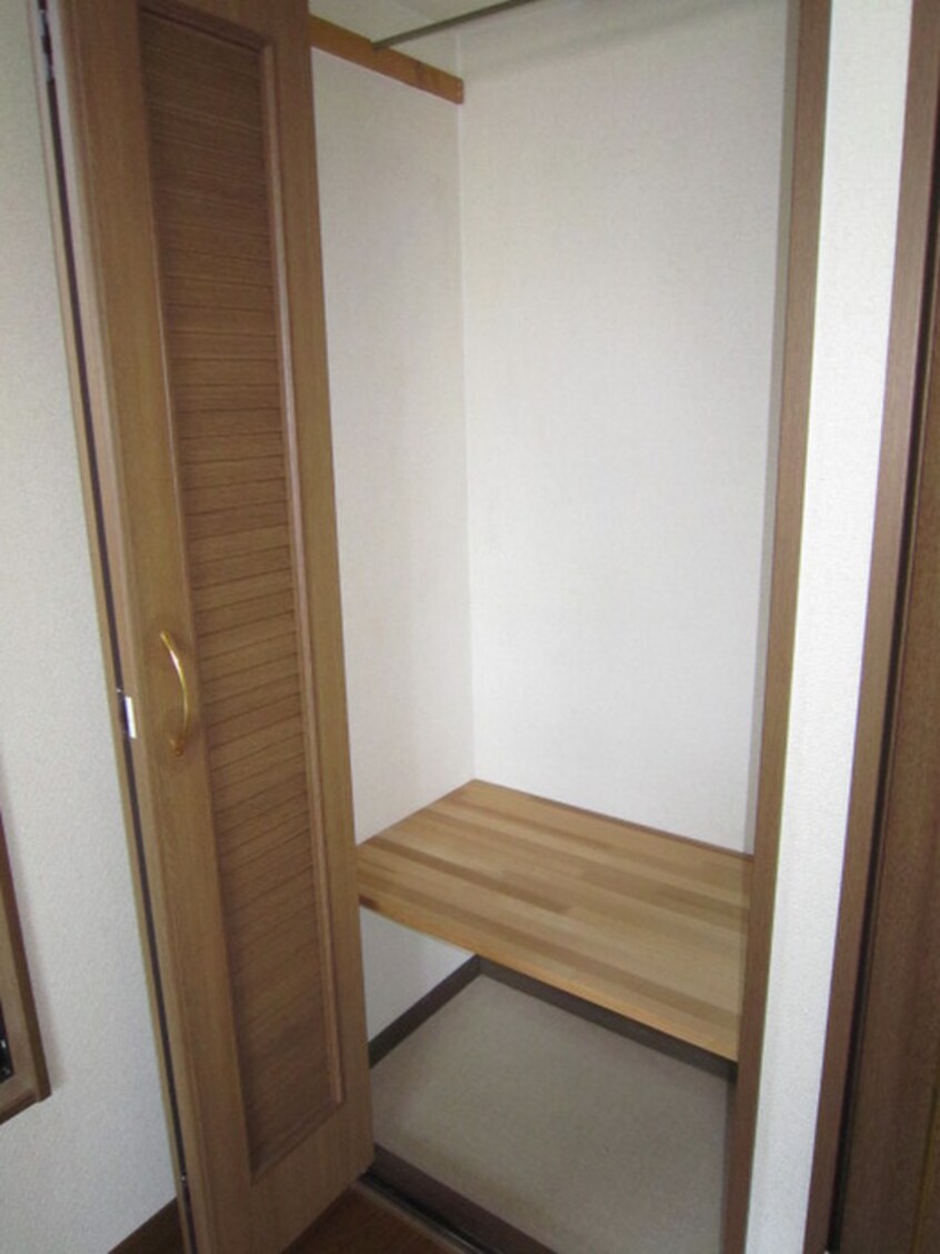 収納 オーキッドコート　西大橋