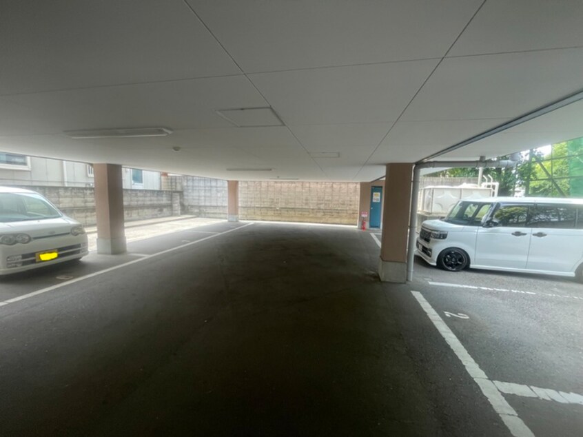 駐車場 ア－バンス大和屋