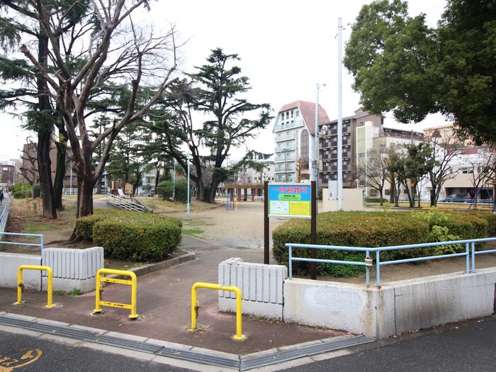 長居公園(公園)まで50m ｌａ　ｃｌａｒｔｅ