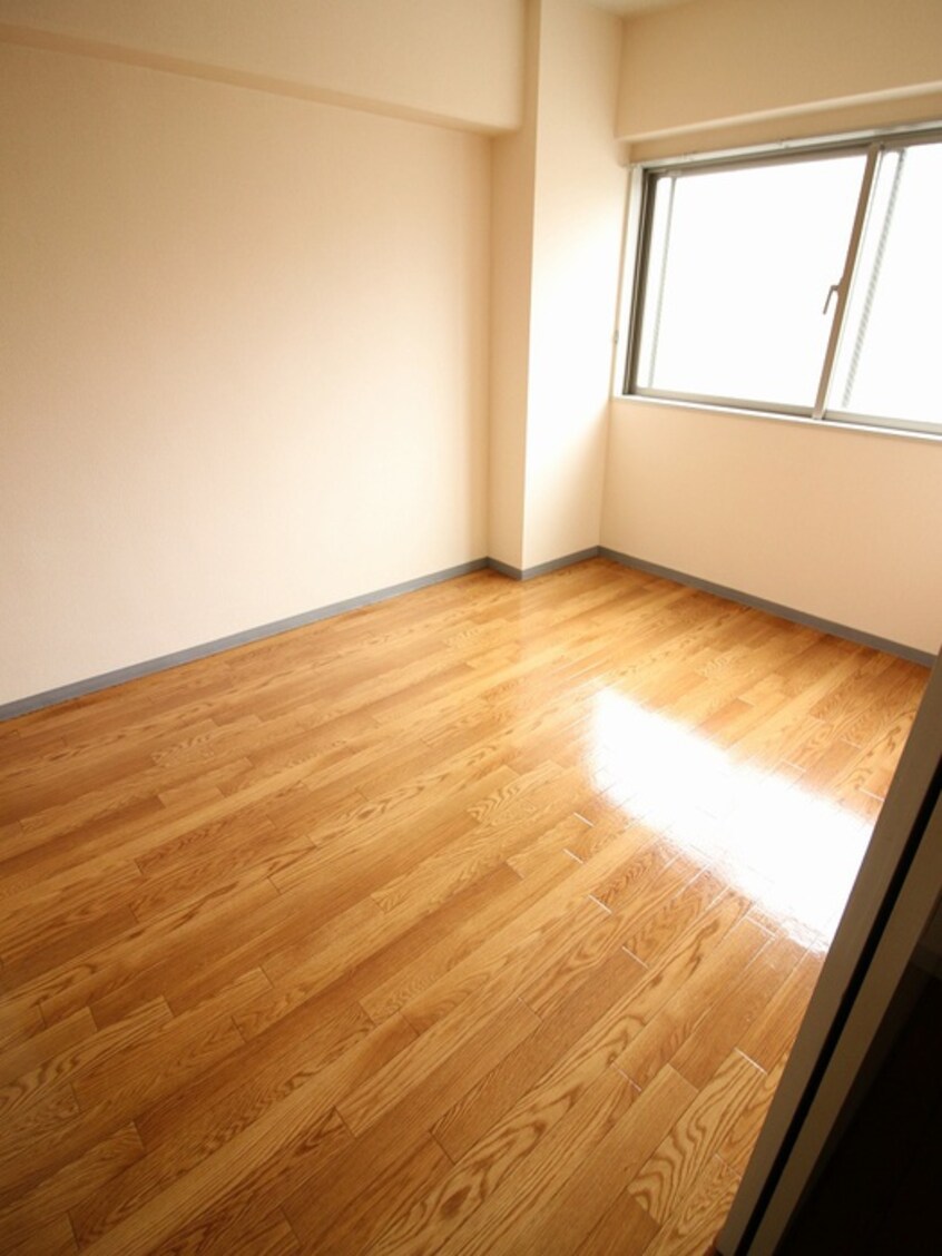 居室 ファミリ－ハイツ岡町