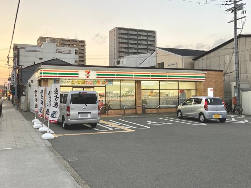 セブン-イレブン 東住吉中野４丁目店(コンビニ)まで300m ロイヤル中野