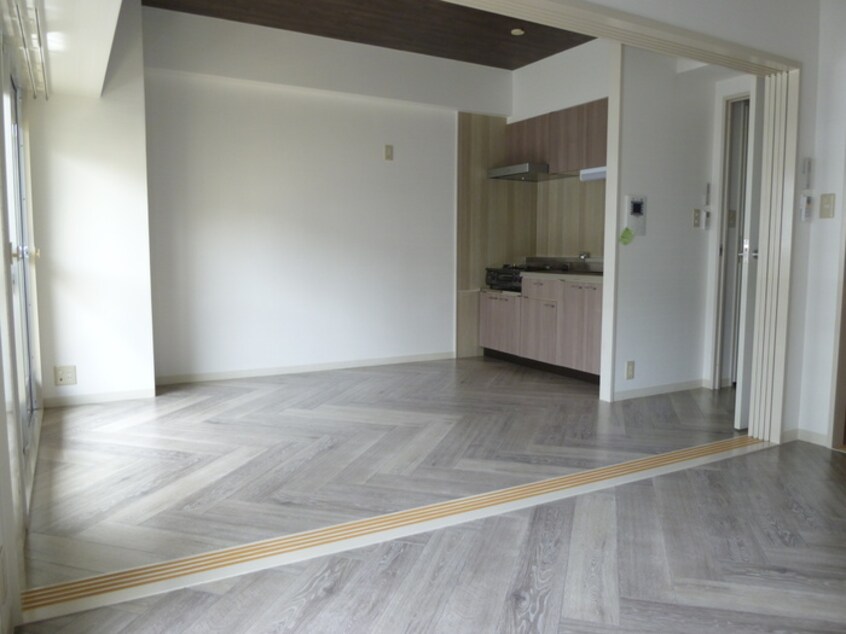 居室 ラフィネ淀川