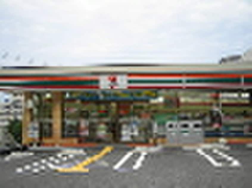 セブンーイレブン神戸多井畑南町(コンビニ)まで900m ウィルモア垂水Ｂ棟