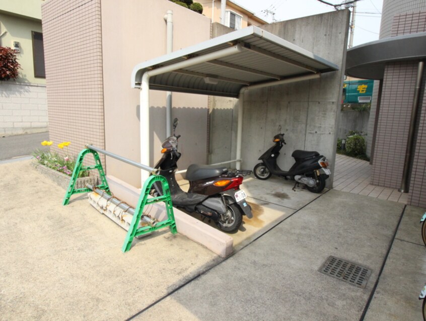 バイク置き場 ｌｕｘｅギオン