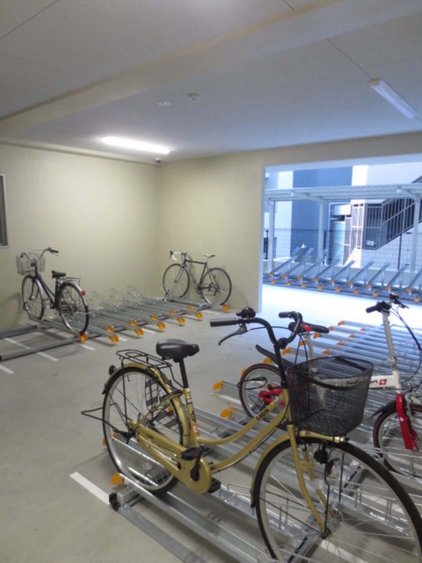 駐輪場 ウエンズ大阪城北