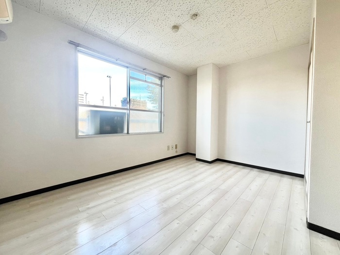 居室 サテンドール草津