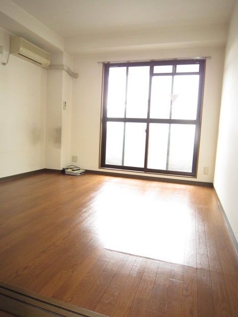 居室 ルミエ－ル都島