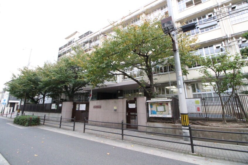 大阪市立山之内小学校(小学校)まで260m サザンテラス・ソレアード