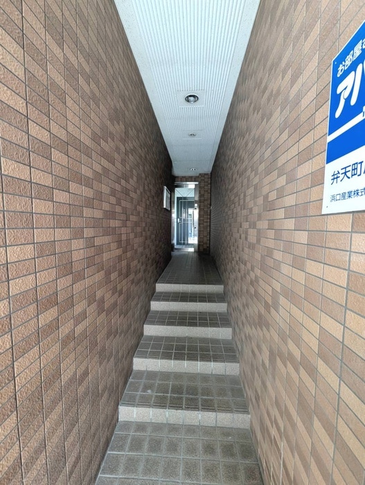 エントランス部分 ホームズ