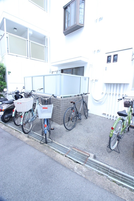 駐輪場 ＣＨＥＬＳＥＡ