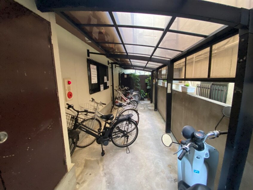 駐輪場 ヴェルベスコ