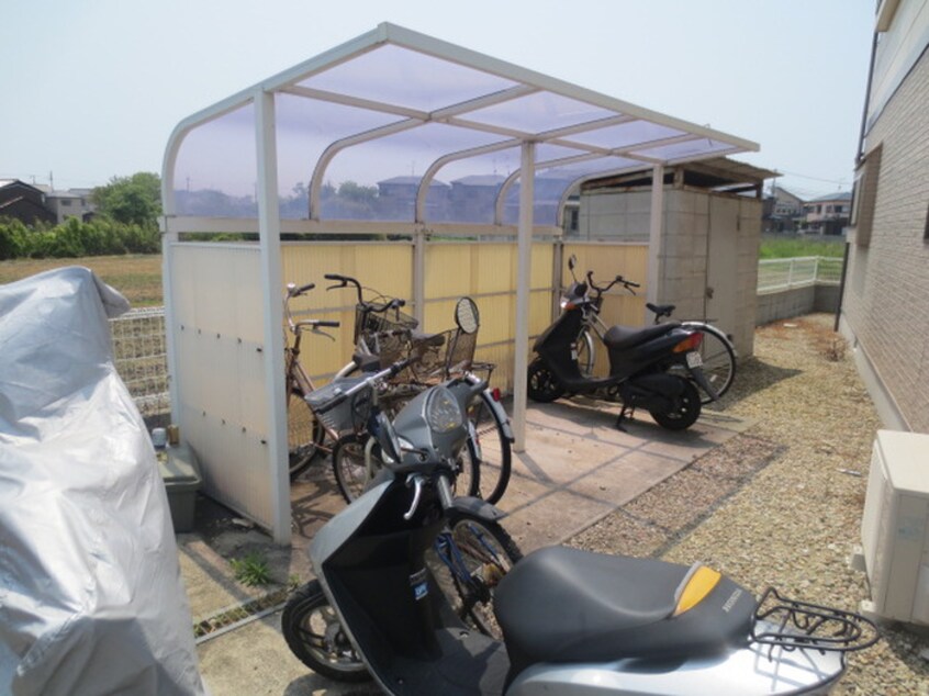 駐輪場 わいわいハイツ