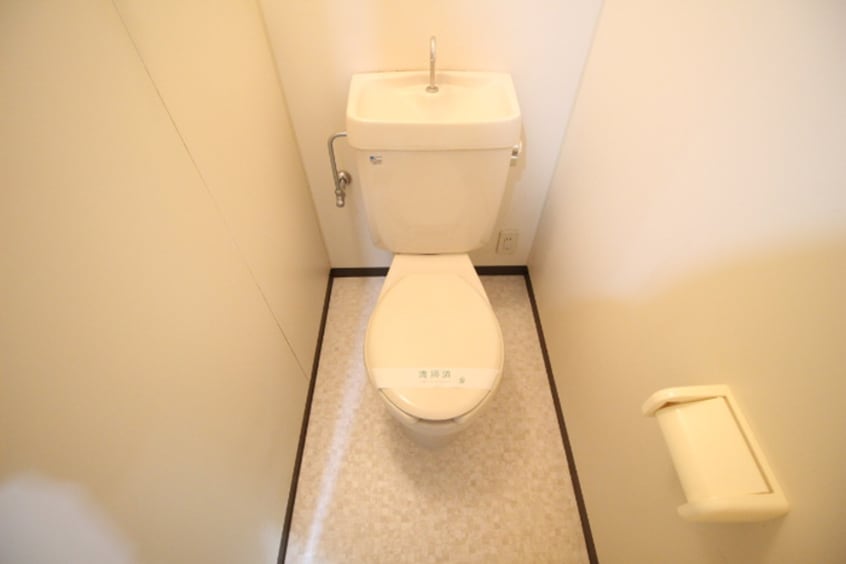 トイレ きんこん館